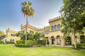 Dazzling 3BR Villa with Assistant Room At Al Khalas Cove, Palm Jumeirah by Deluxe Holiday Homes